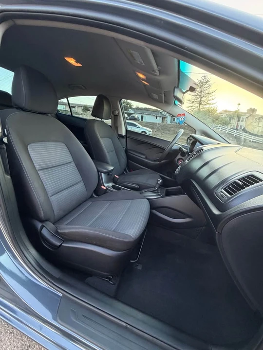 2016 Kia Forte - Image 6 of 10