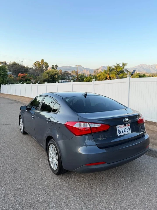 2016 Kia Forte - Image 4 of 10