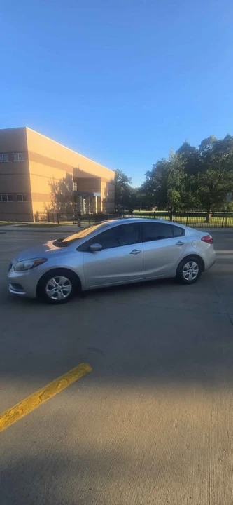2016 Kia Forte - Image 2 of 20