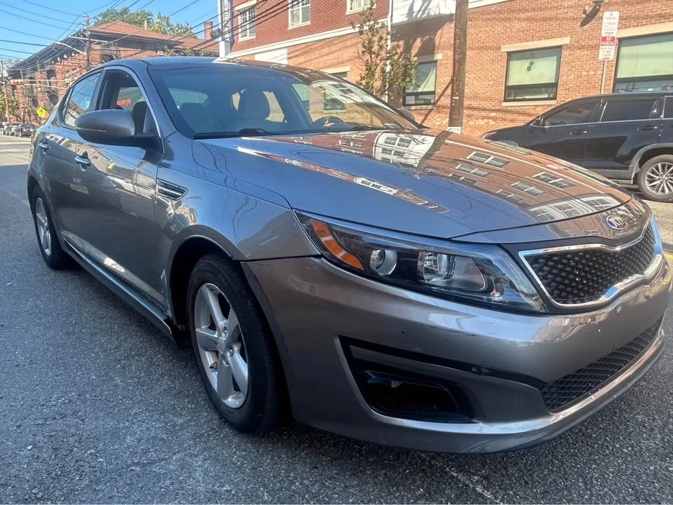2016 Kia Forte - Image 2 of 8