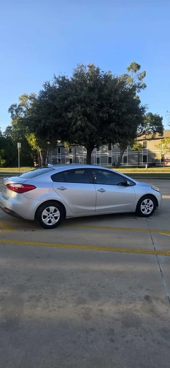 2016 Kia Forte - Image 5 of 20