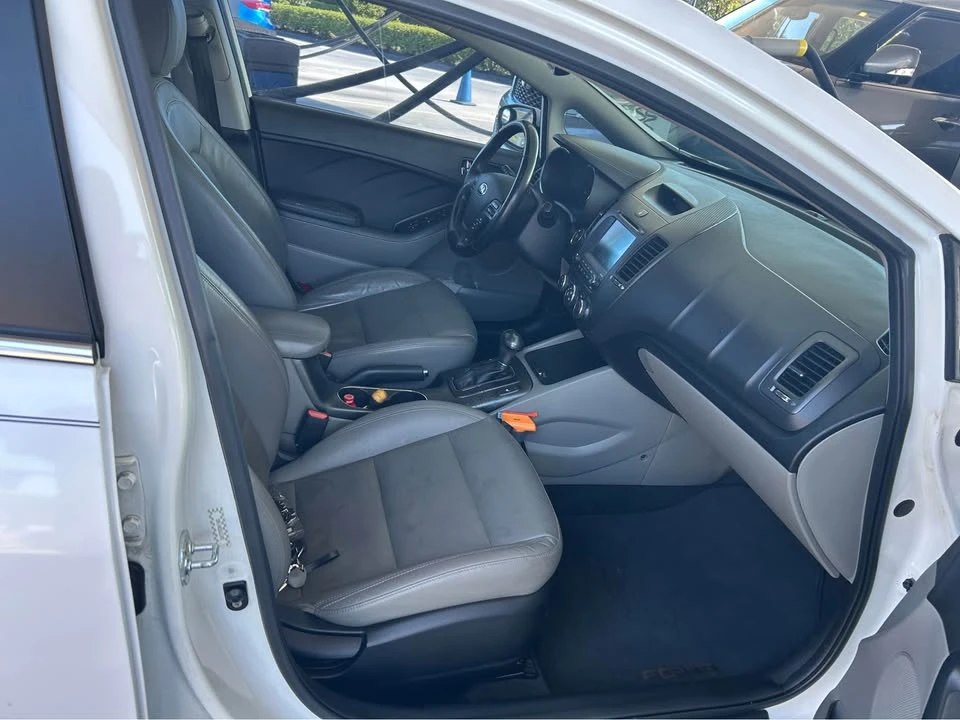 2016 Kia Forte - Image 8 of 9