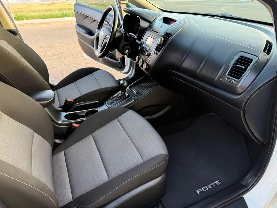 2016 Kia Forte - Image 12 of 16