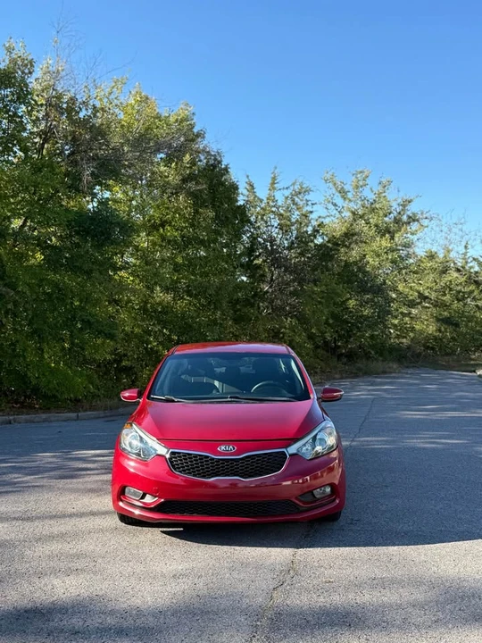 2016 Kia Forte - Image 2 of 11