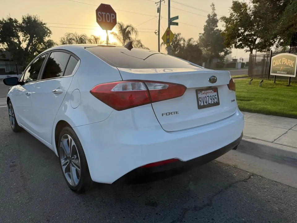 2016 Kia Forte - Image 4 of 16