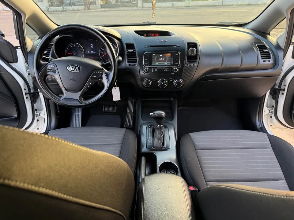 2016 Kia Forte - Image 9 of 16