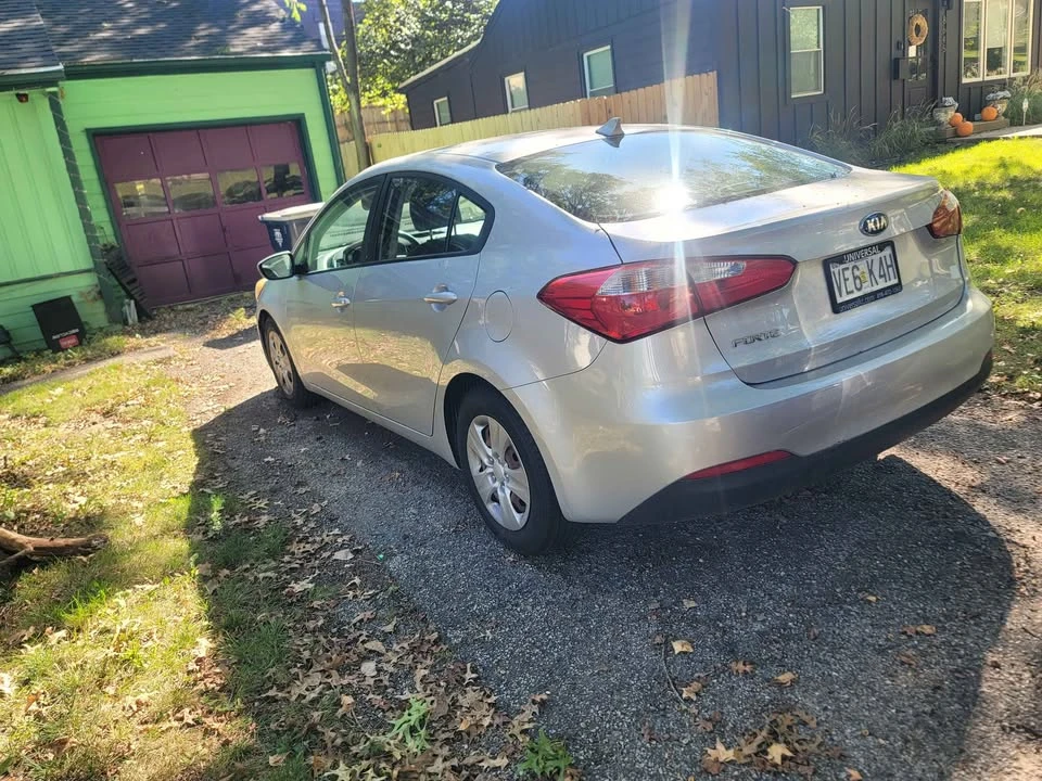 2016 Kia Forte - Image 4 of 4