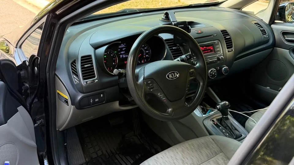 2016 Kia Forte - Image 7 of 13