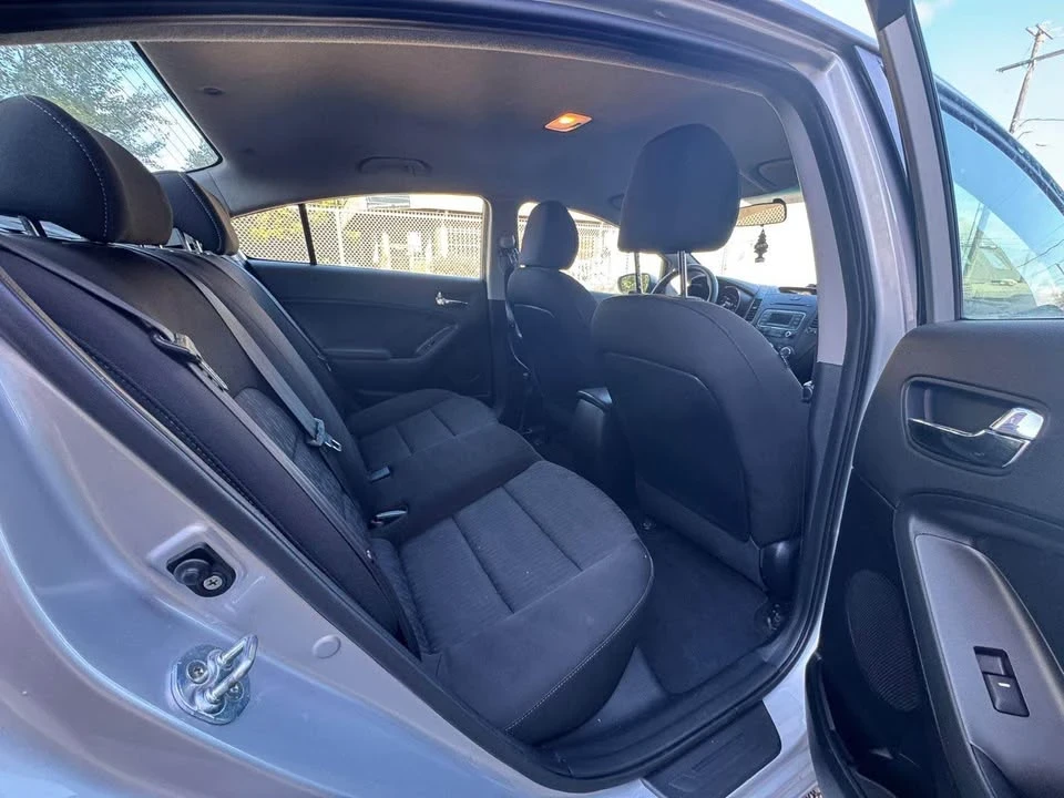 2016 Kia Forte - Image 12 of 15