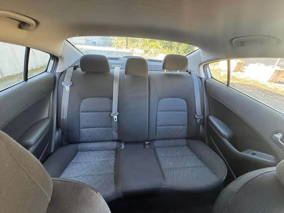 2016 Kia Forte - Image 11 of 15