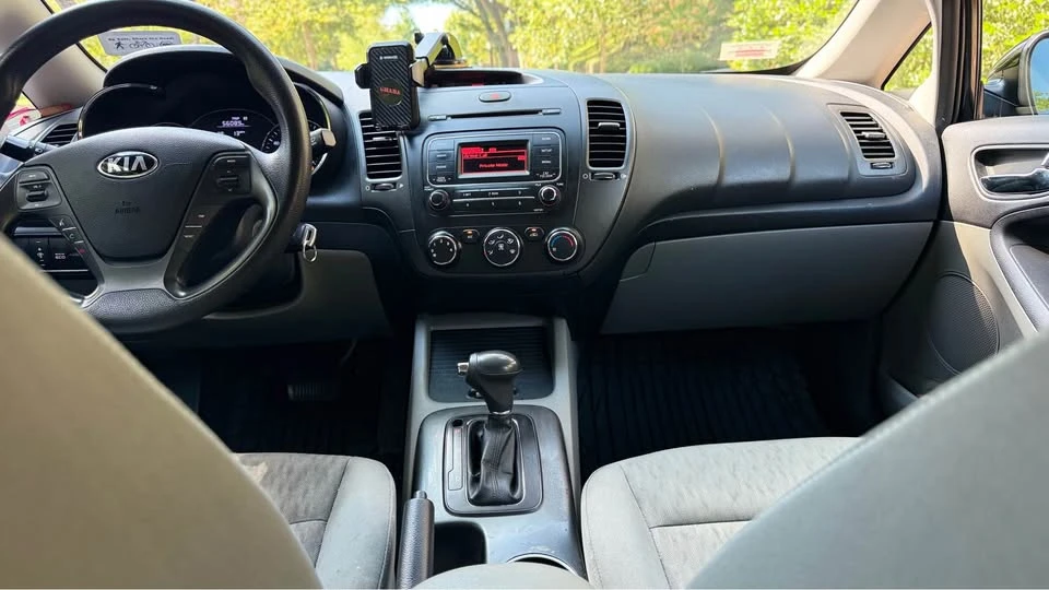 2016 Kia Forte - Image 9 of 13