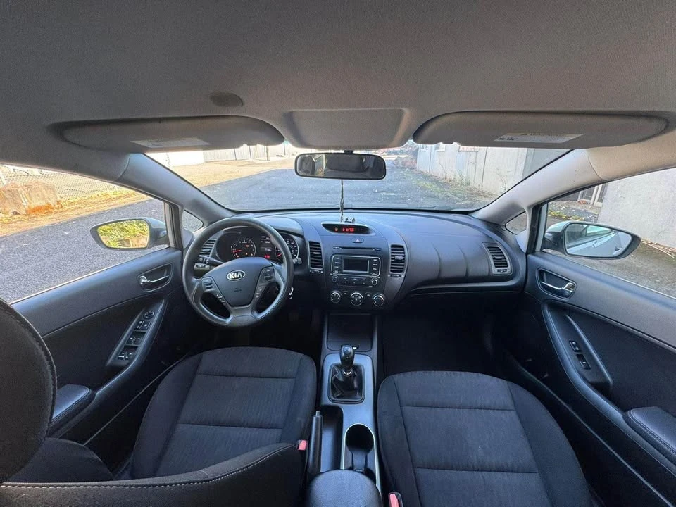 2016 Kia Forte - Image 9 of 15