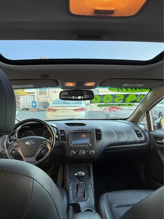 2016 Kia Forte - Image 10 of 13