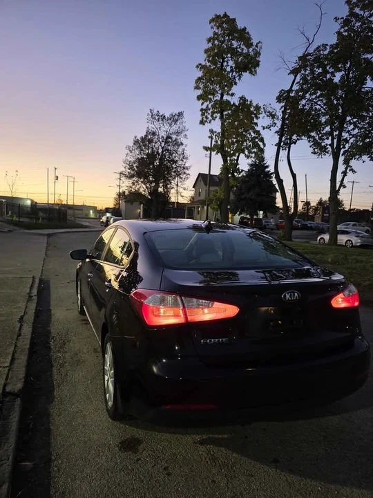 2016 Kia Forte - Image 5 of 7