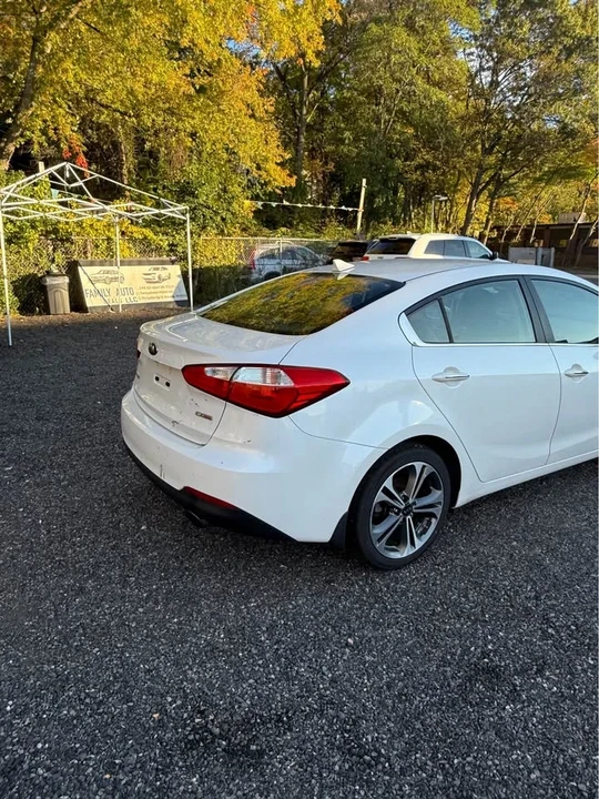 2016 Kia Forte - Image 5 of 13