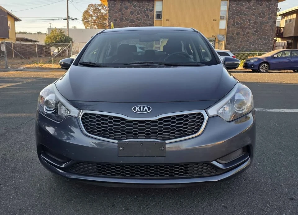2016 Kia Forte - Image 2 of 19