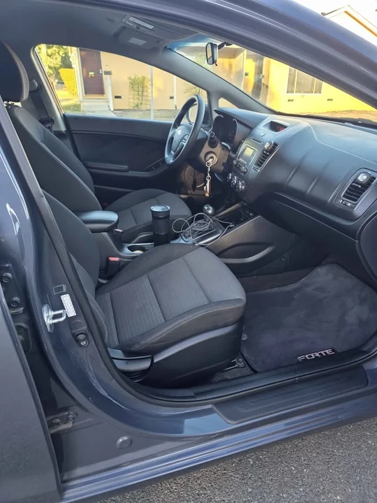 2016 Kia Forte - Image 12 of 19