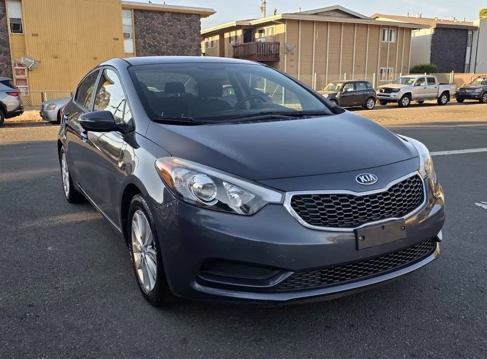 2016 Kia Forte - Image 10 of 19