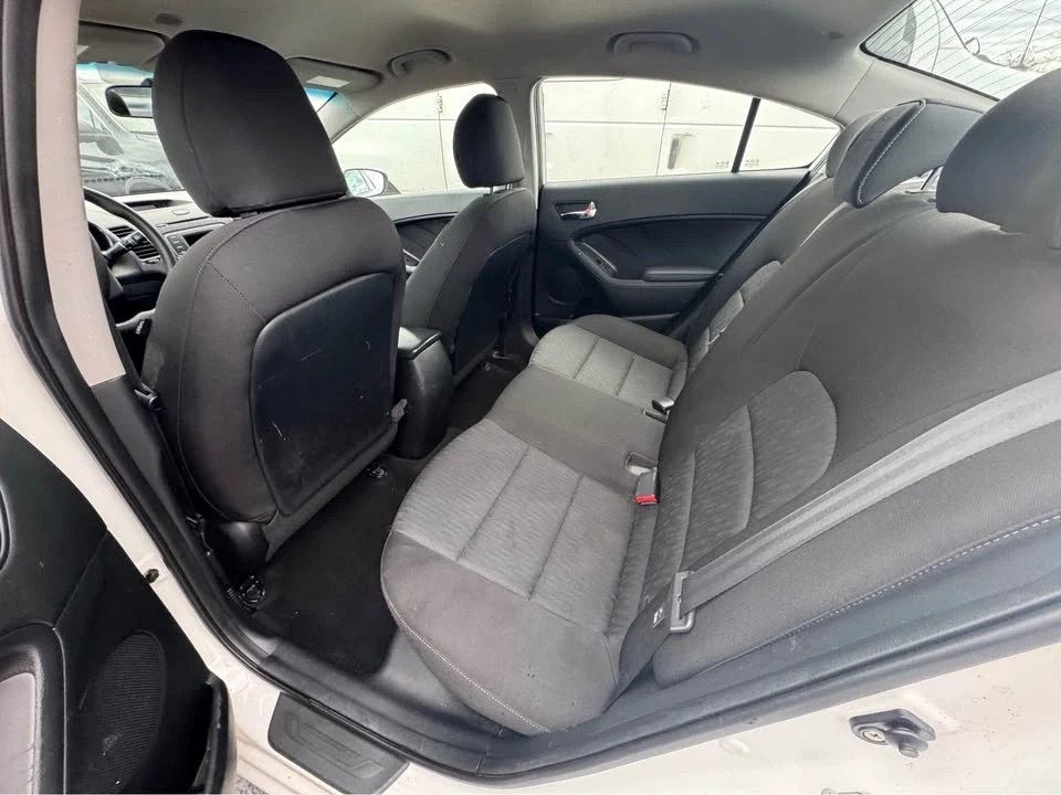 2016 Kia Forte - Image 8 of 13