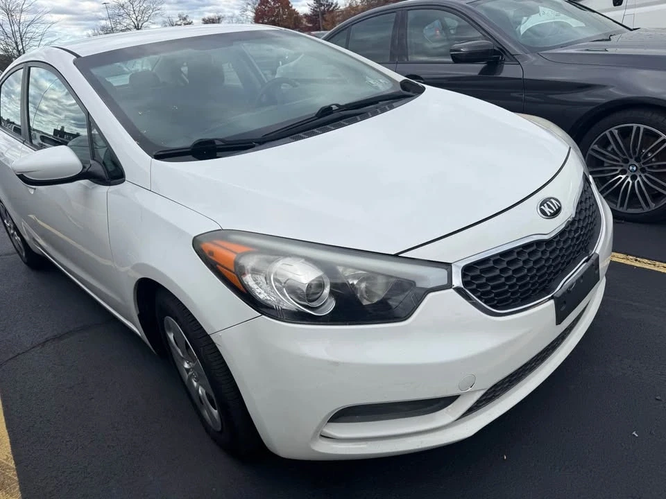 2016 Kia Forte - Image 4 of 13