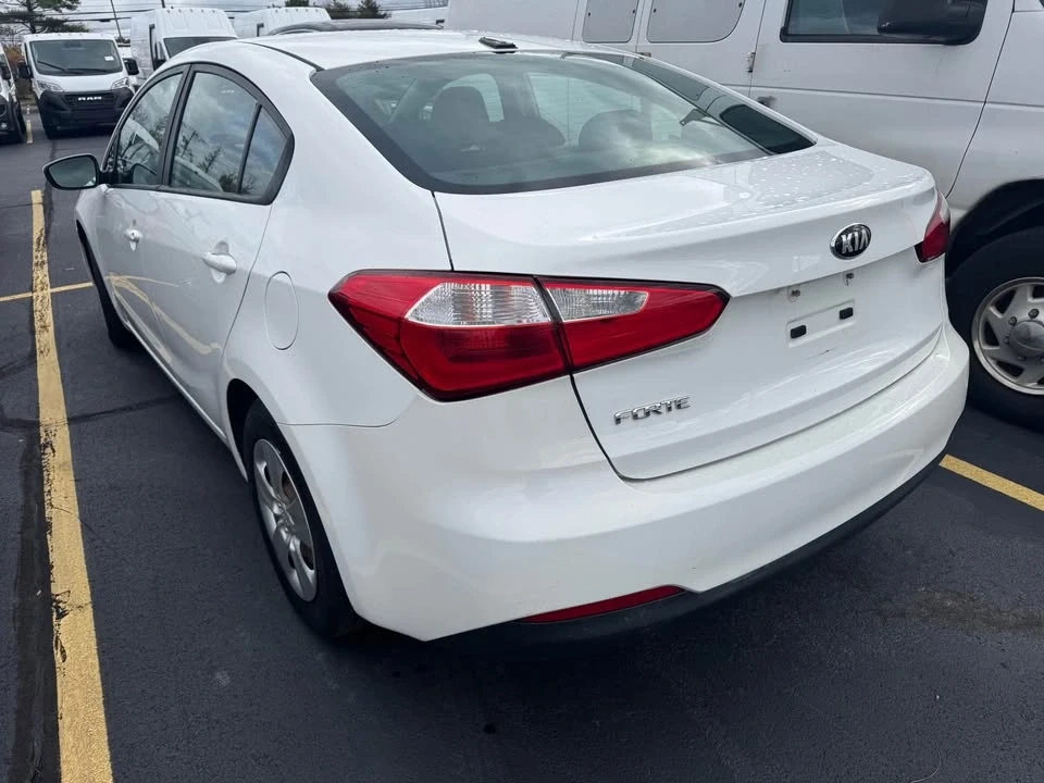 2016 Kia Forte - Image 12 of 13