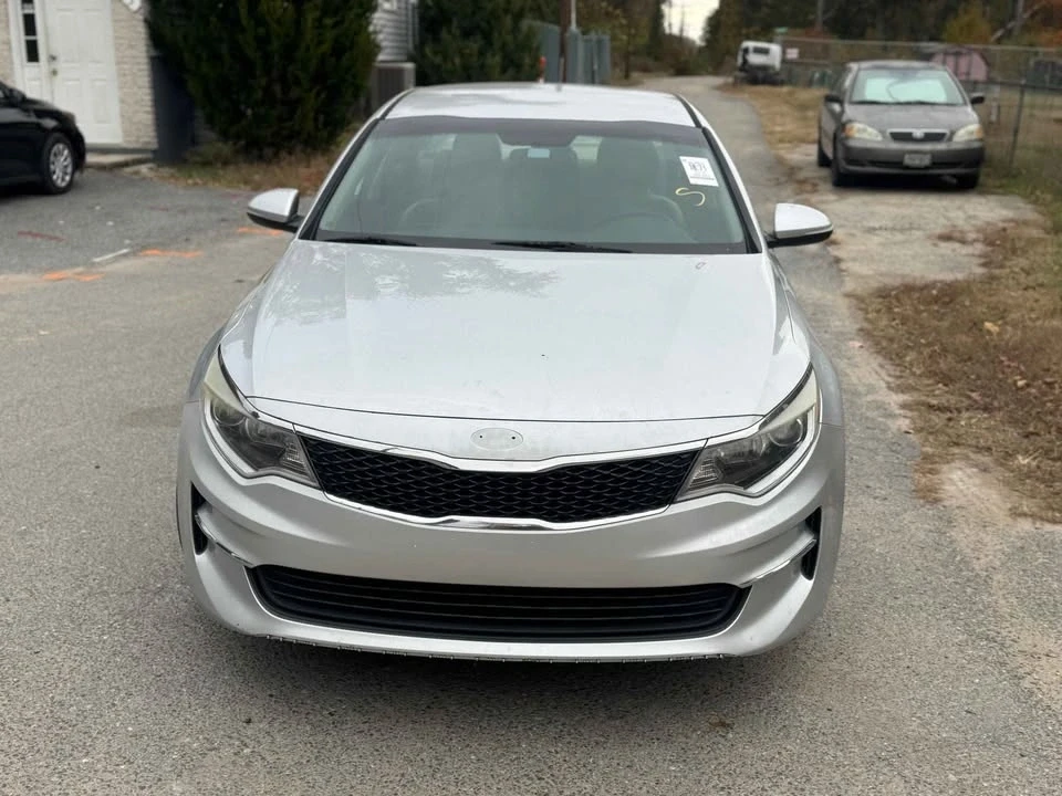 2016 Kia Forte - Image 8 of 9