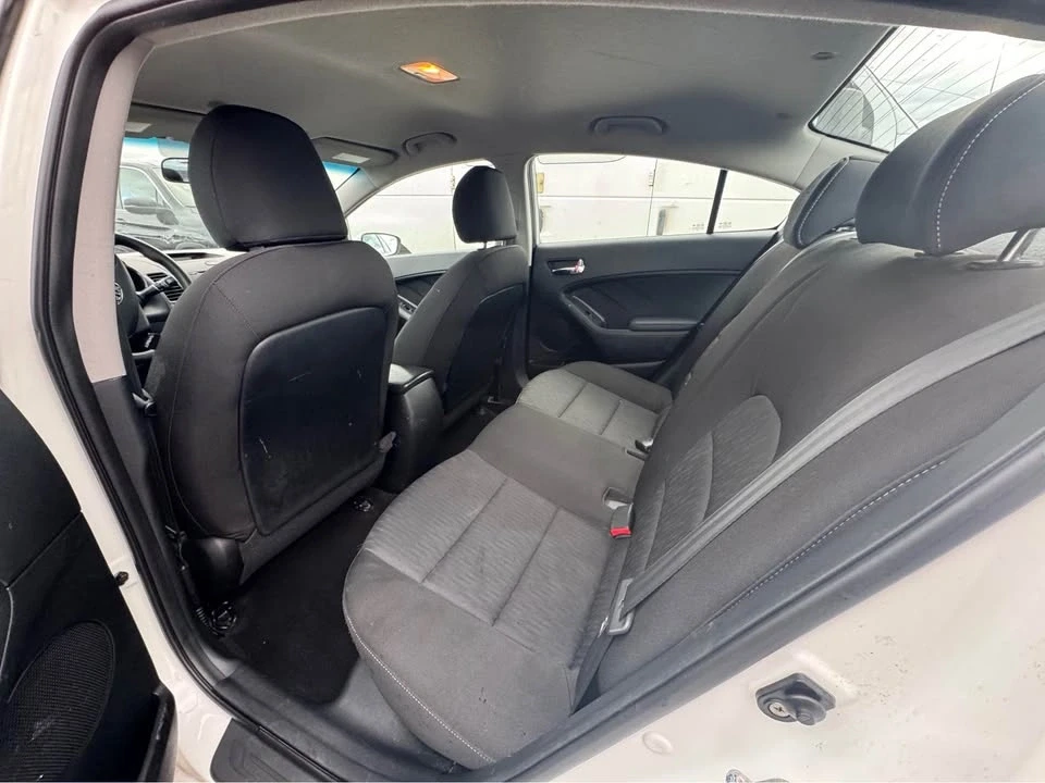 2016 Kia Forte - Image 11 of 13