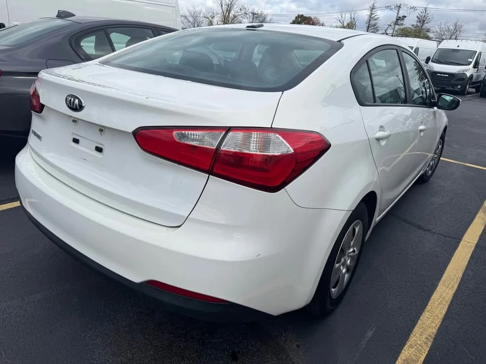 2016 Kia Forte - Image 2 of 13
