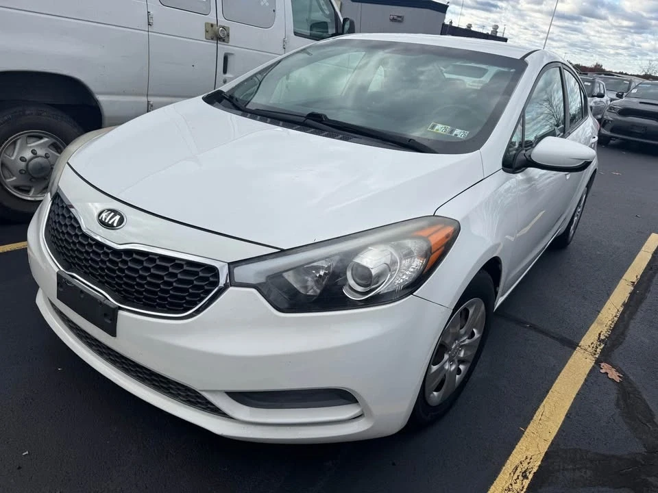 2016 Kia Forte - Image 3 of 13