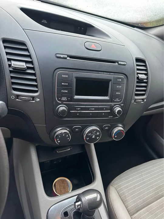 2016 Kia Forte - Image 7 of 10