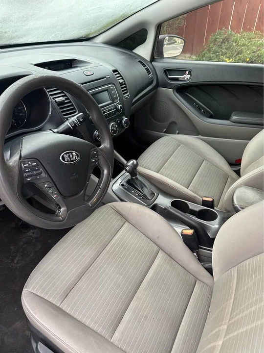 2016 Kia Forte - Image 6 of 10