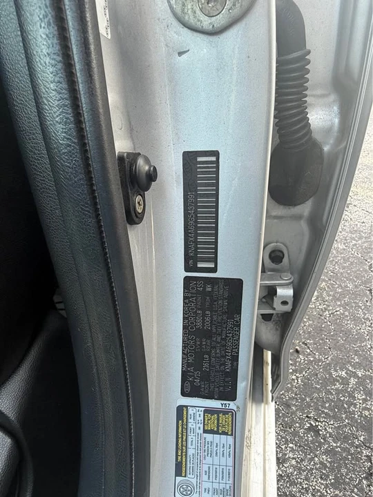 2016 Kia Forte - Image 12 of 16