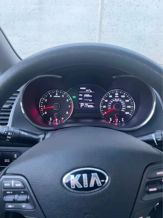 2016 Kia Forte - Image 4 of 11