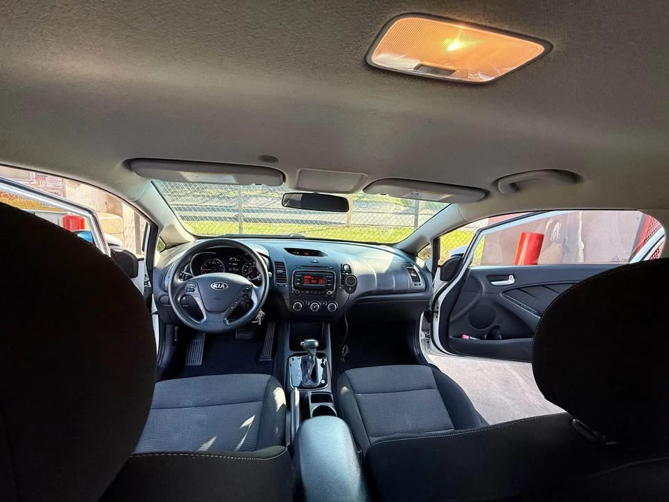 2016 Kia Forte - Image 8 of 9