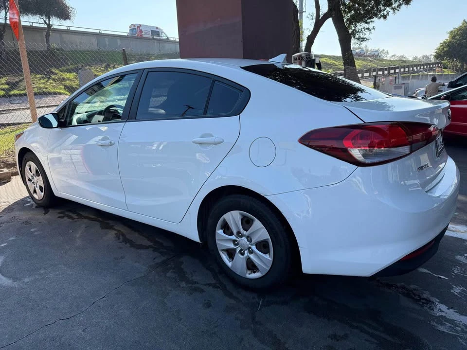 2016 Kia Forte - Image 5 of 9