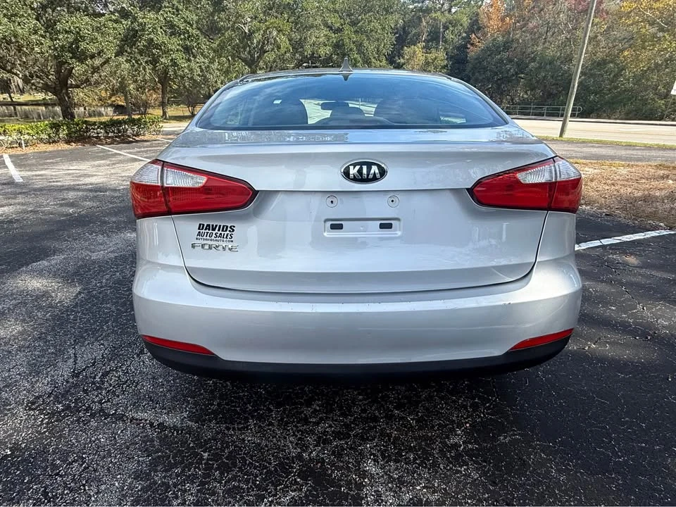 2016 Kia Forte - Image 6 of 16