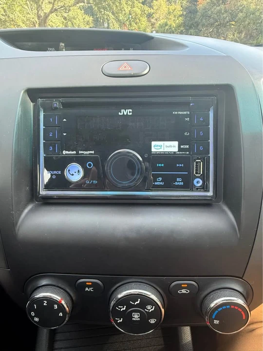 2016 Kia Forte - Image 13 of 16