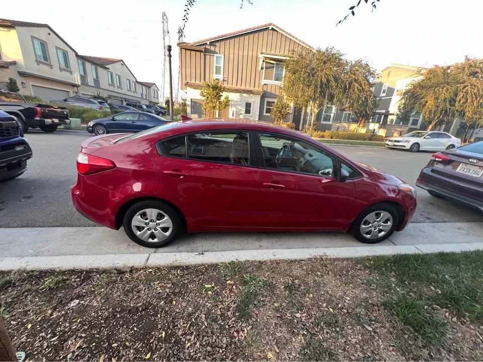 2016 Kia Forte - Image 2 of 4