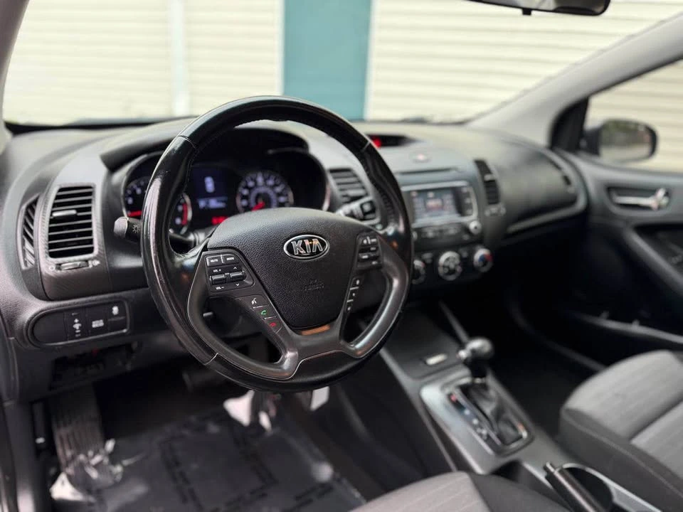 2016 Kia Forte - Image 11 of 15