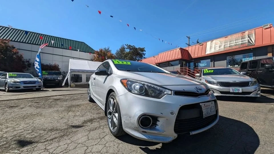 2016 Kia Forte - Image 13 of 16