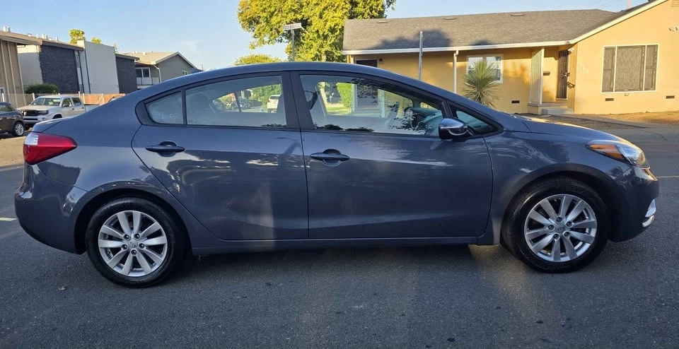 2016 Kia Forte - Image 8 of 18