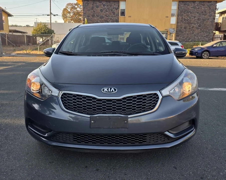 2016 Kia Forte - Image 17 of 18