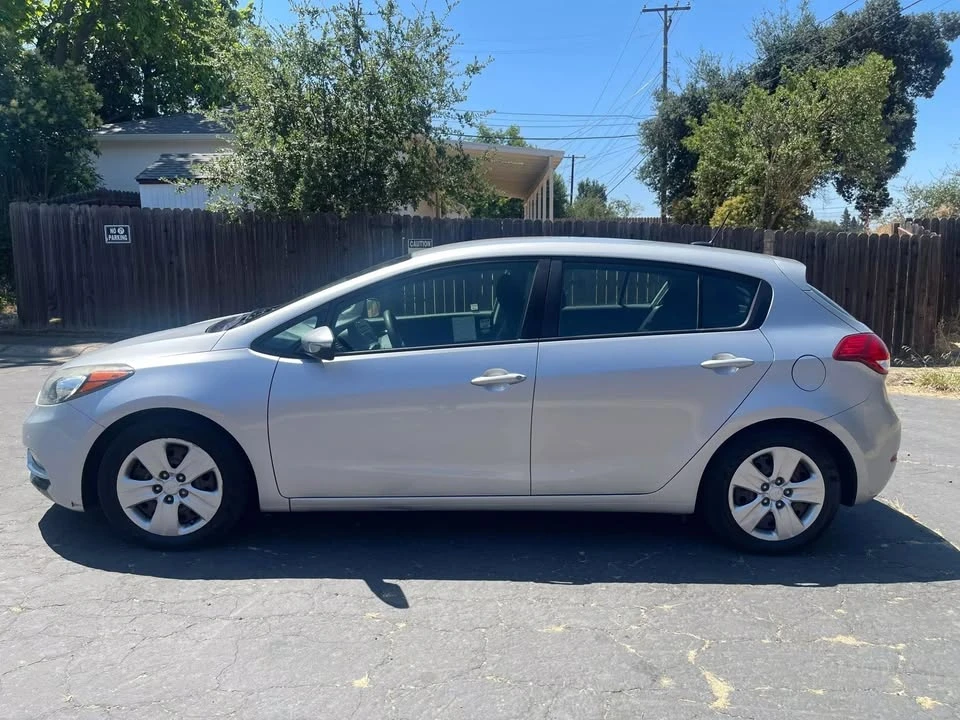 2016 Kia Forte - Image 3 of 10