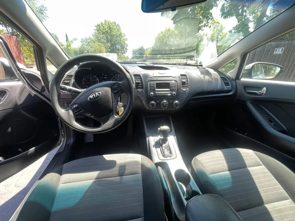2016 Kia Forte - Image 8 of 10