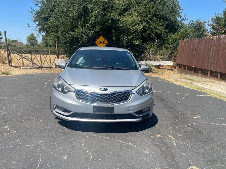2016 Kia Forte - Image 2 of 10