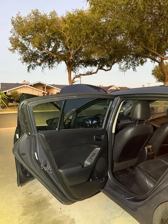 2016 Kia Forte - Image 8 of 17