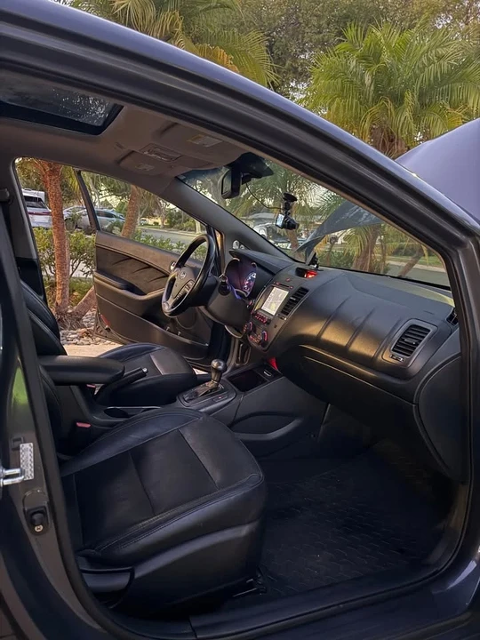 2016 Kia Forte - Image 6 of 17