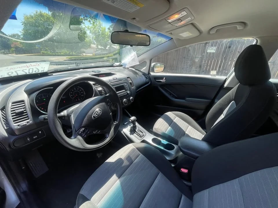 2016 Kia Forte - Image 7 of 10