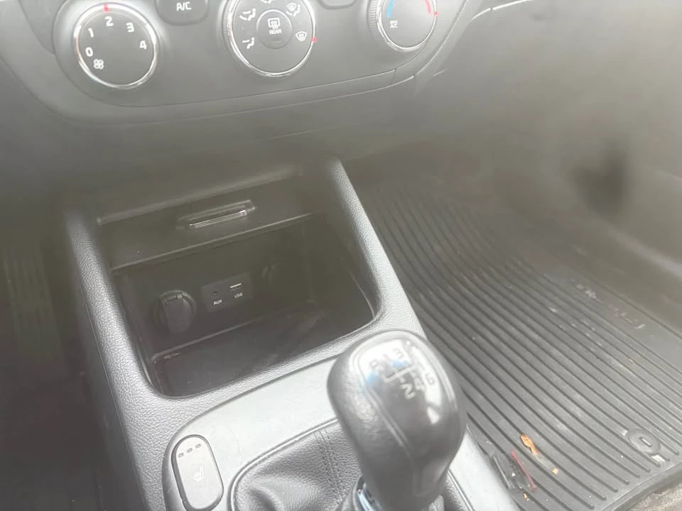 2016 Kia Forte - Image 9 of 10