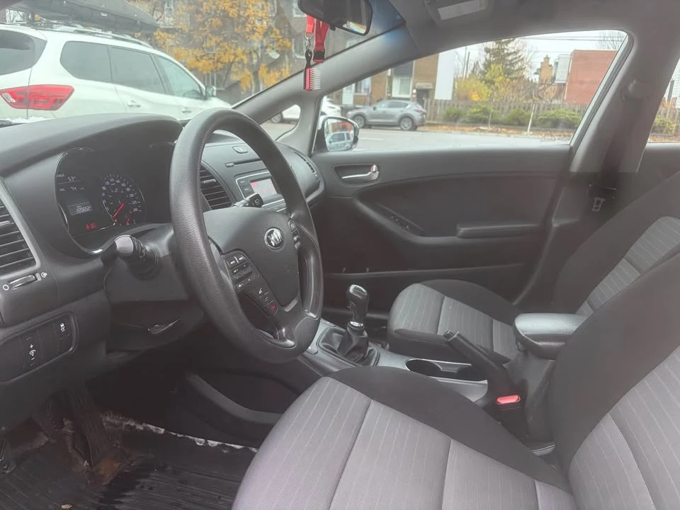 2016 Kia Forte - Image 6 of 10